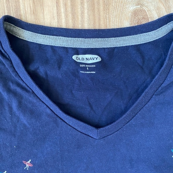 Old Navy Surfboard Character Beachy T-Shirt - Picture 4 of 4